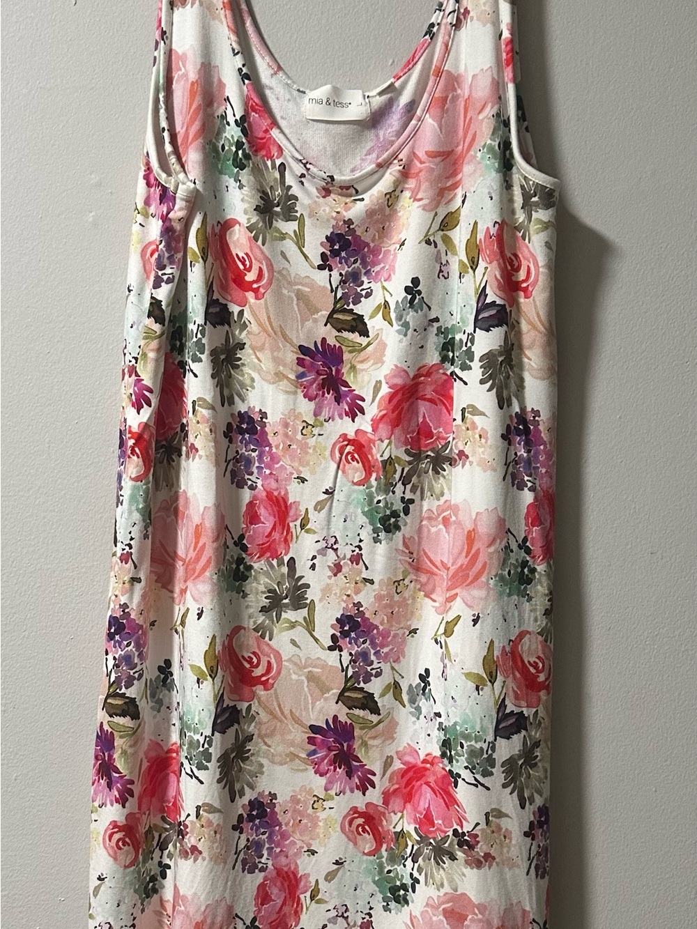 Mia & Tess White Floral Cold-Shoulder Midi Dress in Pink